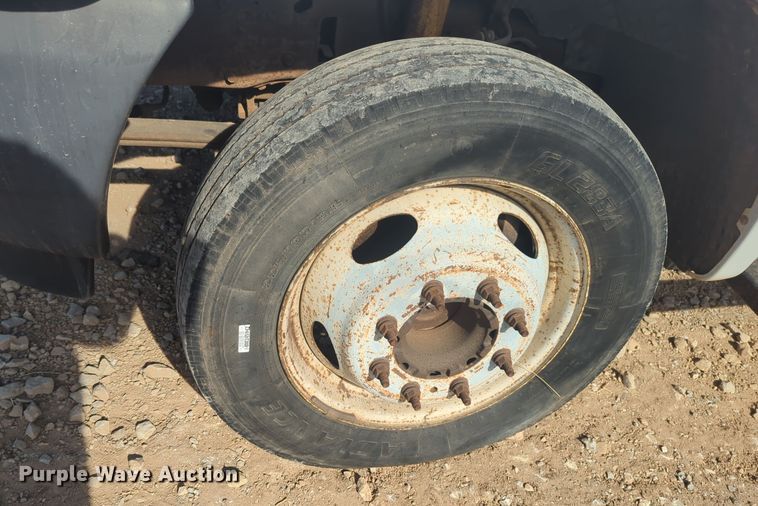 image for item ER1041 2004 Ford F550 utility / service truck