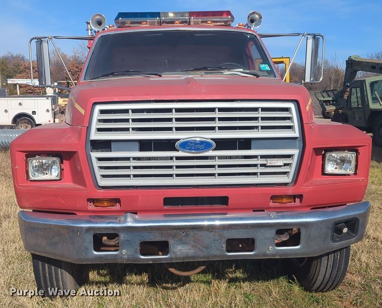 image for item ER1042 1985 Ford F700 pumper fire truck