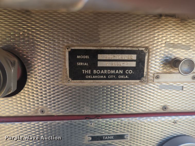 image for item ER1042 1985 Ford F700 pumper fire truck