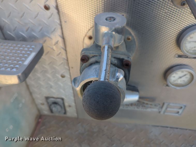 image for item ER1042 1985 Ford F700 pumper fire truck