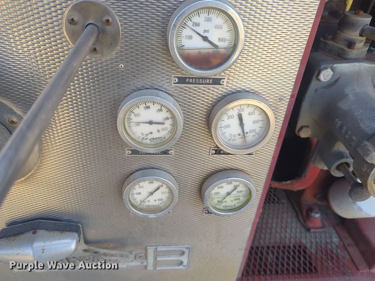 image for item ER1042 1985 Ford F700 pumper fire truck