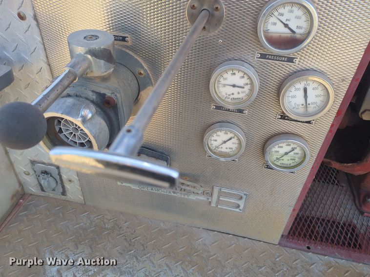 image for item ER1042 1985 Ford F700 pumper fire truck