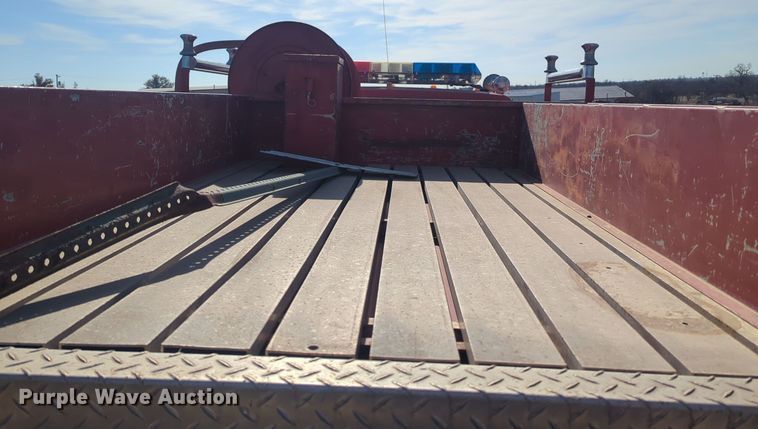 image for item ER1042 1985 Ford F700 pumper fire truck