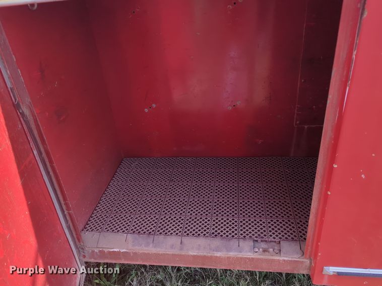 image for item ER1042 1985 Ford F700 pumper fire truck