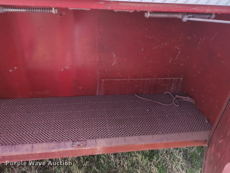 image for item ER1042 1985 Ford F700 pumper fire truck