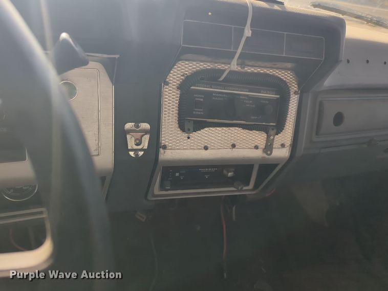 image for item ER1042 1985 Ford F700 pumper fire truck