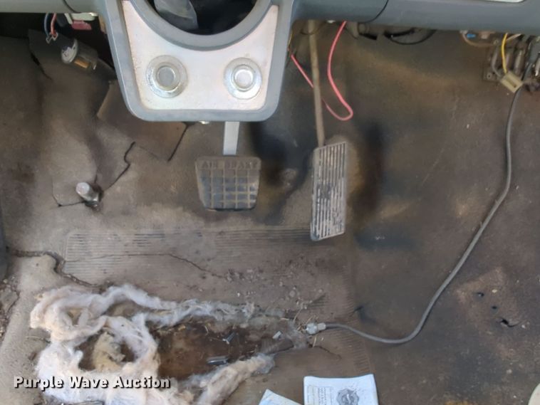 image for item ER1042 1985 Ford F700 pumper fire truck