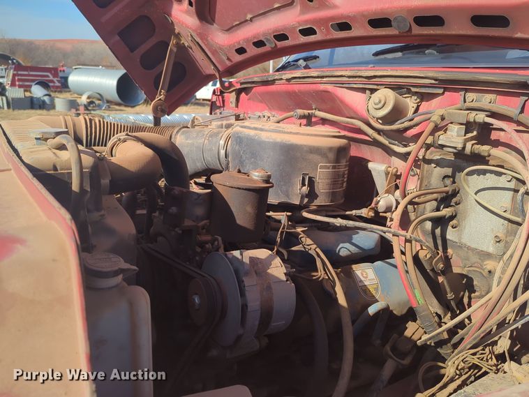 image for item ER1042 1985 Ford F700 pumper fire truck