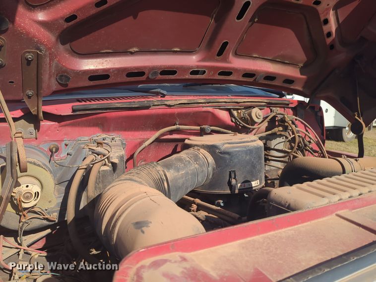 image for item ER1042 1985 Ford F700 pumper fire truck