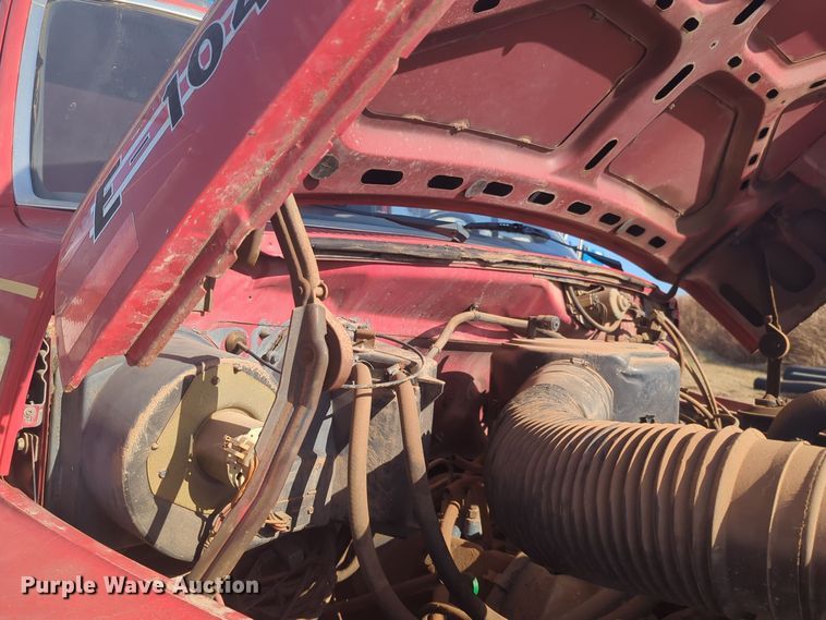 image for item ER1042 1985 Ford F700 pumper fire truck