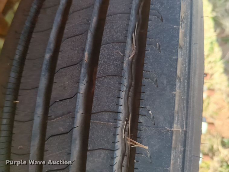 image for item ER1042 1985 Ford F700 pumper fire truck