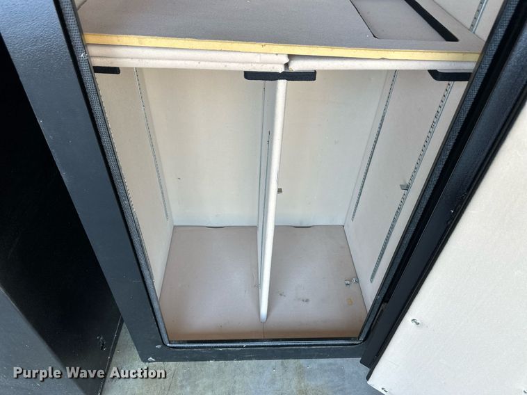 image for item ER8650 Winchester  safe