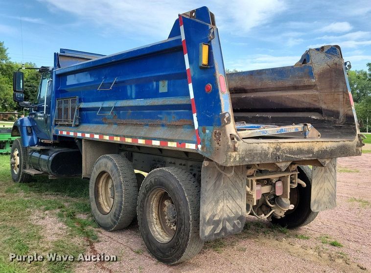 image for item KA9867 2005 International 7400 dump truck