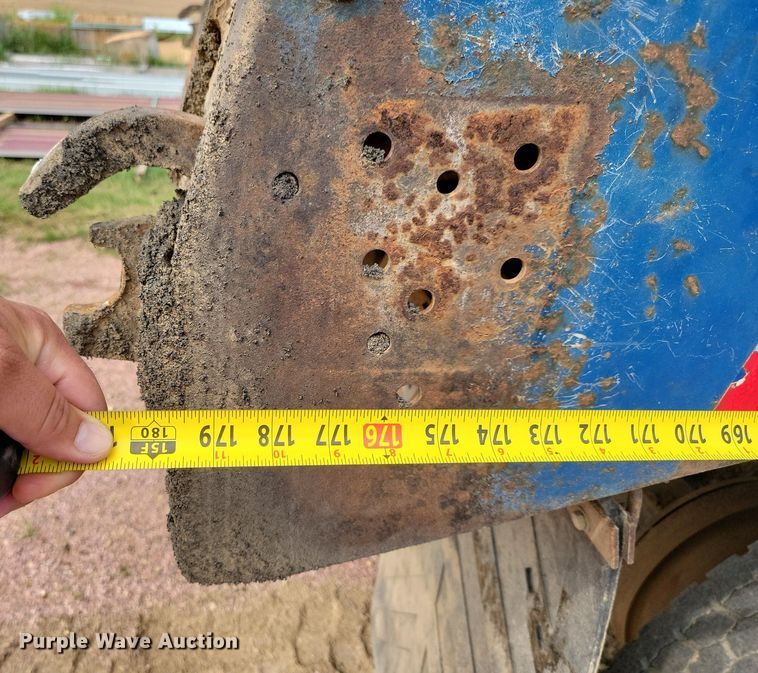 image for item KA9867 2005 International 7400 dump truck