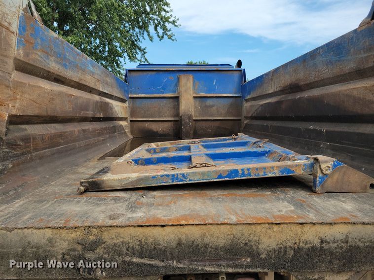 image for item KA9867 2005 International 7400 dump truck