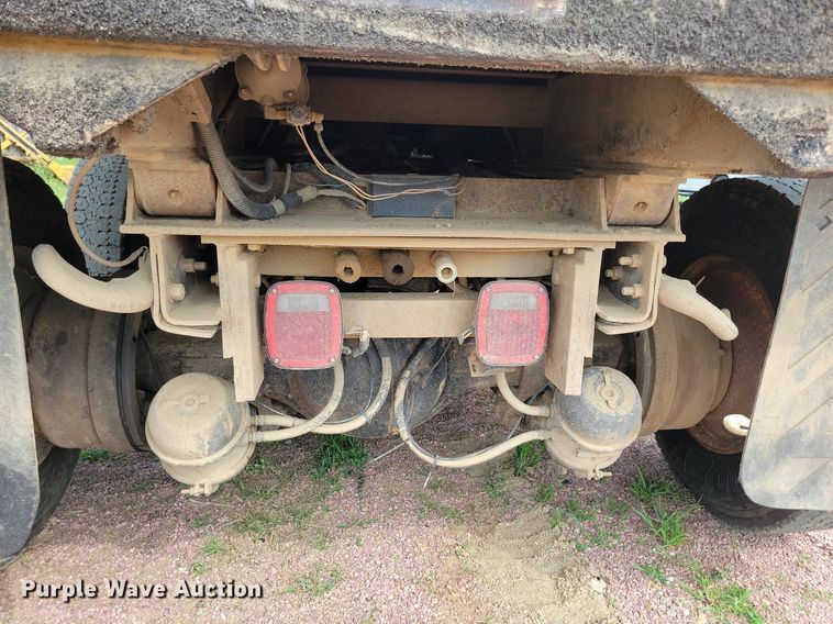 image for item KA9867 2005 International 7400 dump truck