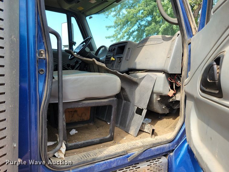 image for item KA9867 2005 International 7400 dump truck