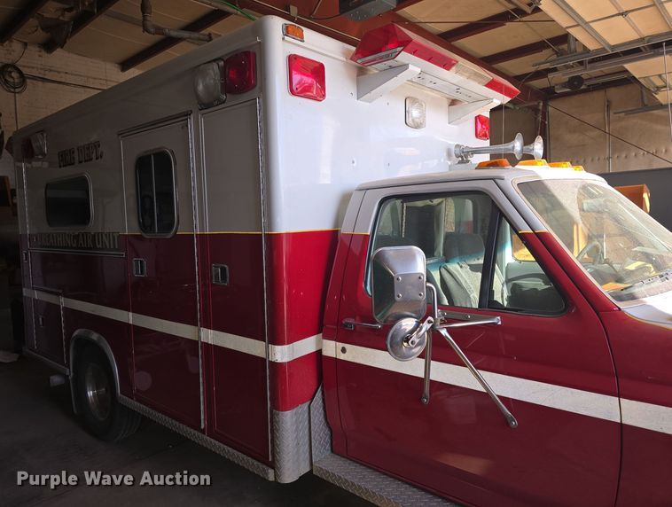image for item NI9361 1990 Ford F350 XL ambulance