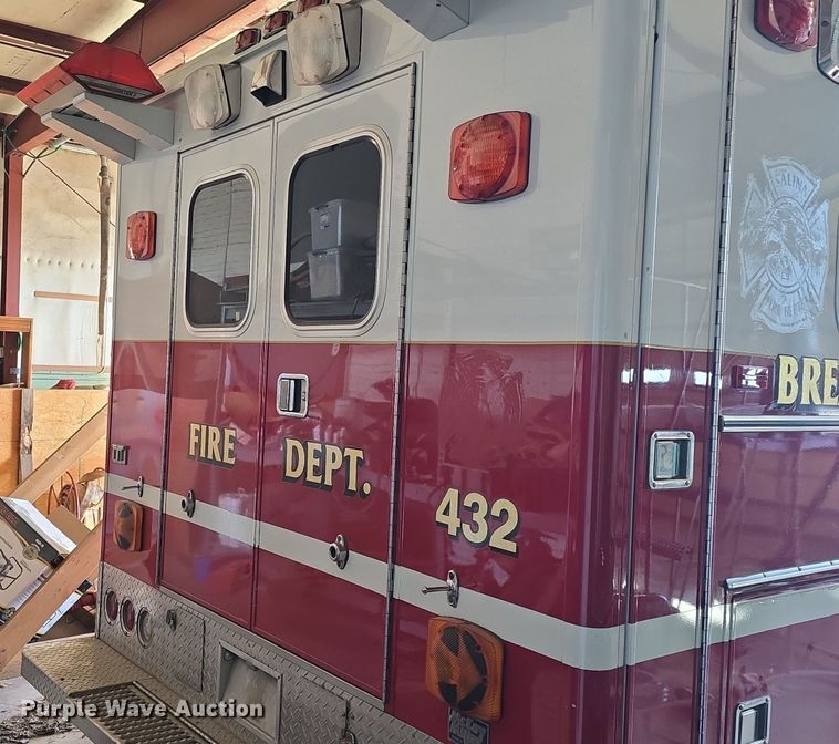 image for item NI9361 1990 Ford F350 XL ambulance