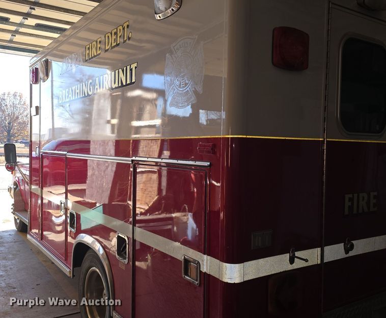 image for item NI9361 1990 Ford F350 XL ambulance