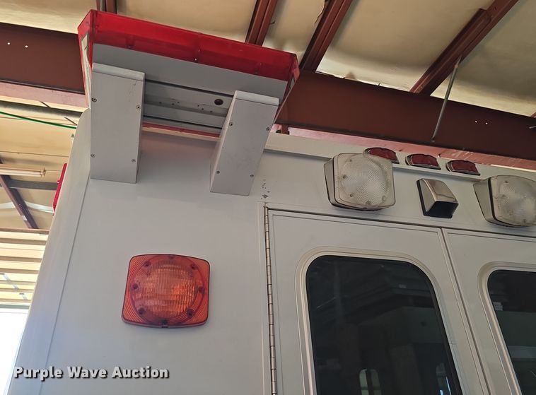 image for item NI9361 1990 Ford F350 XL ambulance