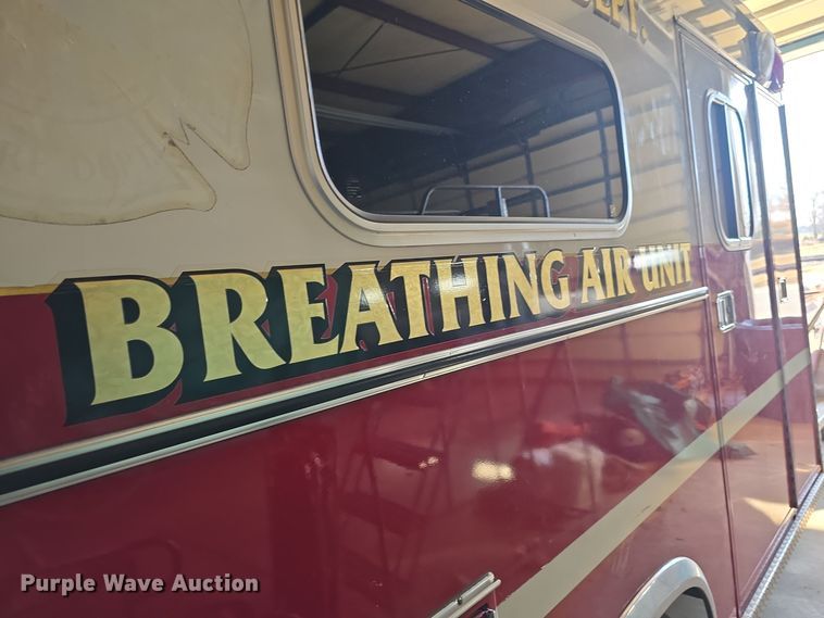 image for item NI9361 1990 Ford F350 XL ambulance