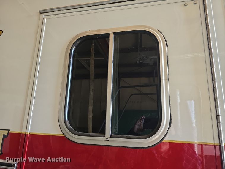 image for item NI9361 1990 Ford F350 XL ambulance