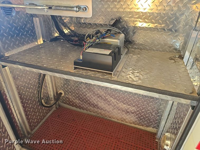 image for item NI9361 1990 Ford F350 XL ambulance