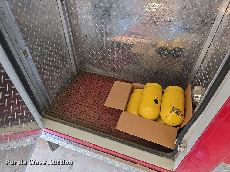 image for item NI9361 1990 Ford F350 XL ambulance