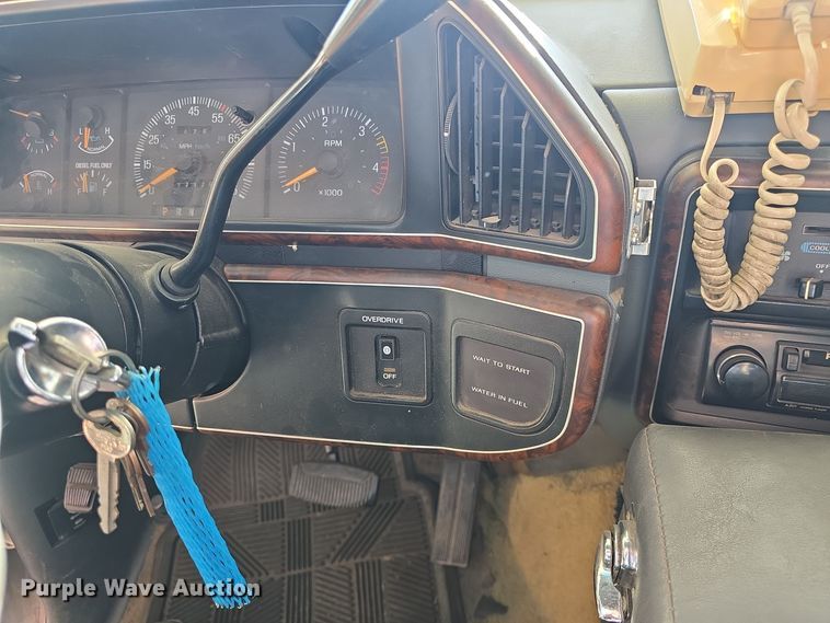 image for item NI9361 1990 Ford F350 XL ambulance