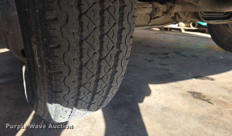 image for item NI9361 1990 Ford F350 XL ambulance