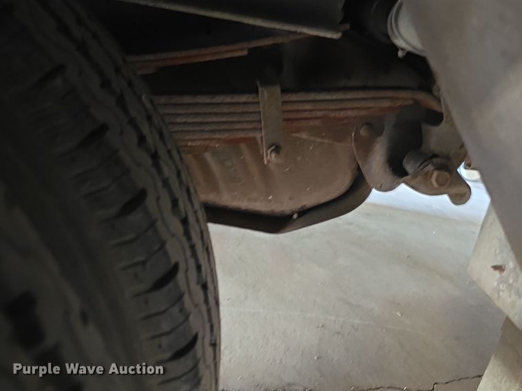 image for item NI9361 1990 Ford F350 XL ambulance