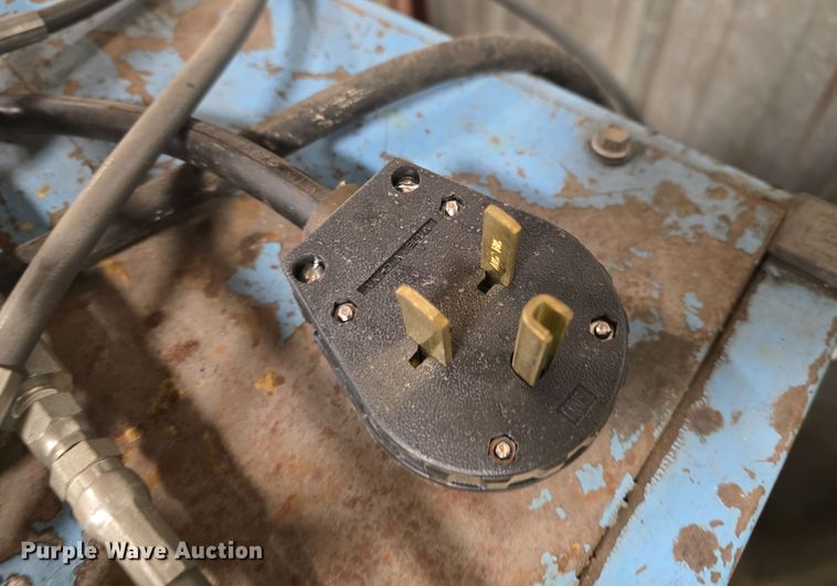 image for item NI9366 CompAir Mako breathing air compressor