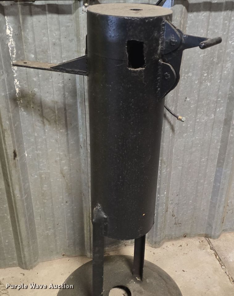 image for item NI9366 CompAir Mako breathing air compressor