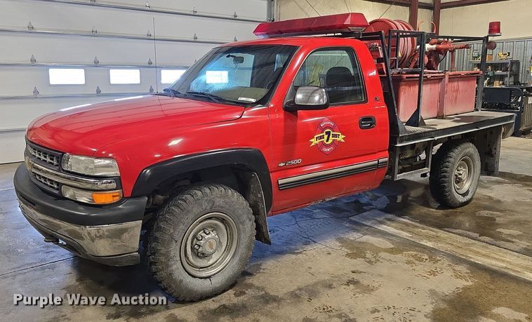 image for item NI9367 2000 Chevrolet Silverado 2500 LS brush fire truck