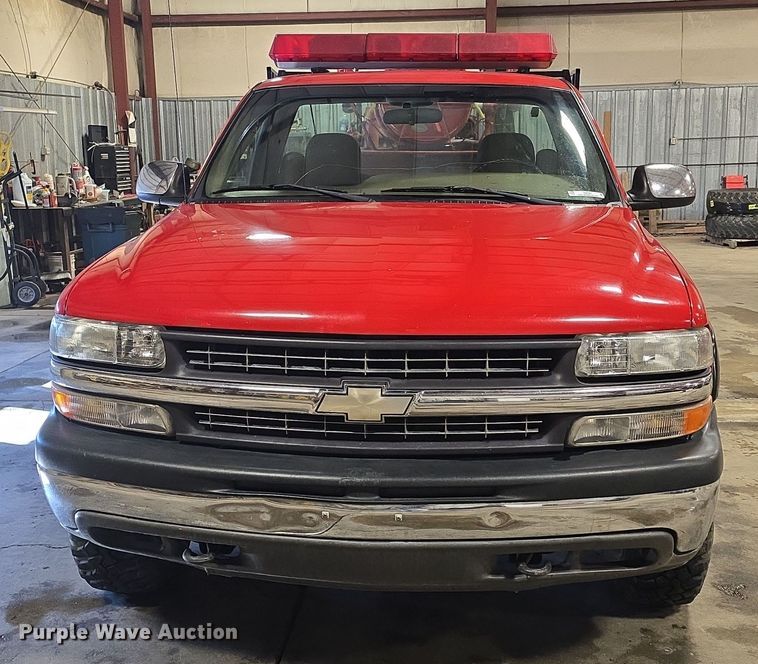 image for item NI9367 2000 Chevrolet Silverado 2500 LS brush fire truck