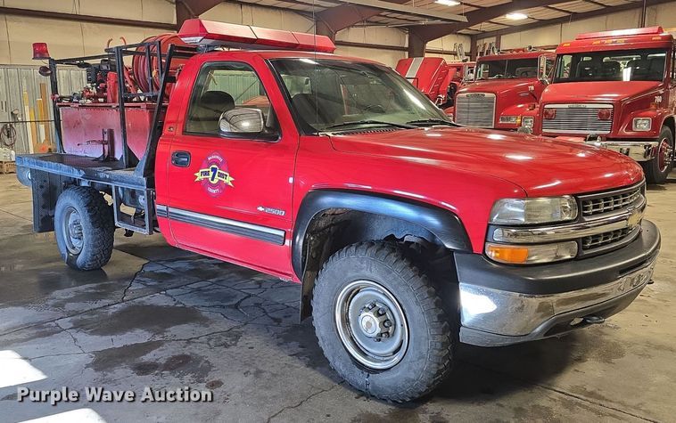 image for item NI9367 2000 Chevrolet Silverado 2500 LS brush fire truck