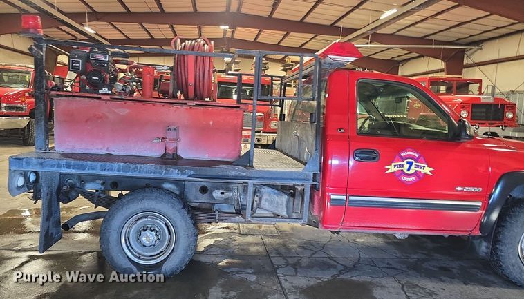 image for item NI9367 2000 Chevrolet Silverado 2500 LS brush fire truck
