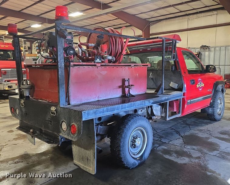 image for item NI9367 2000 Chevrolet Silverado 2500 LS brush fire truck