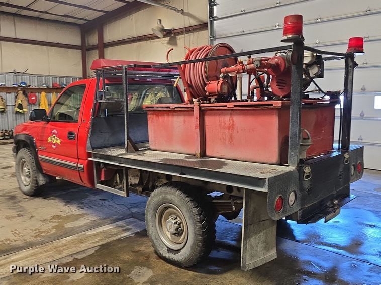 image for item NI9367 2000 Chevrolet Silverado 2500 LS brush fire truck