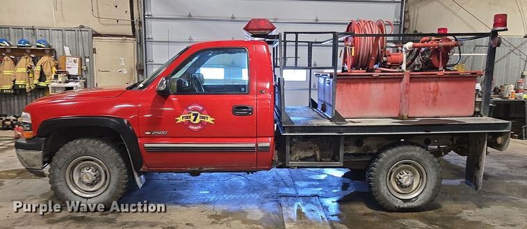 image for item NI9367 2000 Chevrolet Silverado 2500 LS brush fire truck