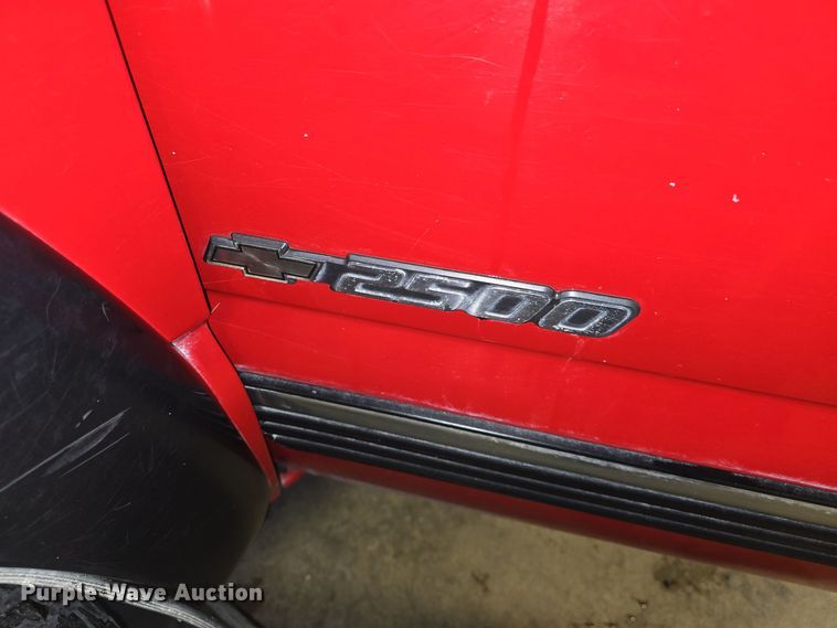 image for item NI9367 2000 Chevrolet Silverado 2500 LS brush fire truck