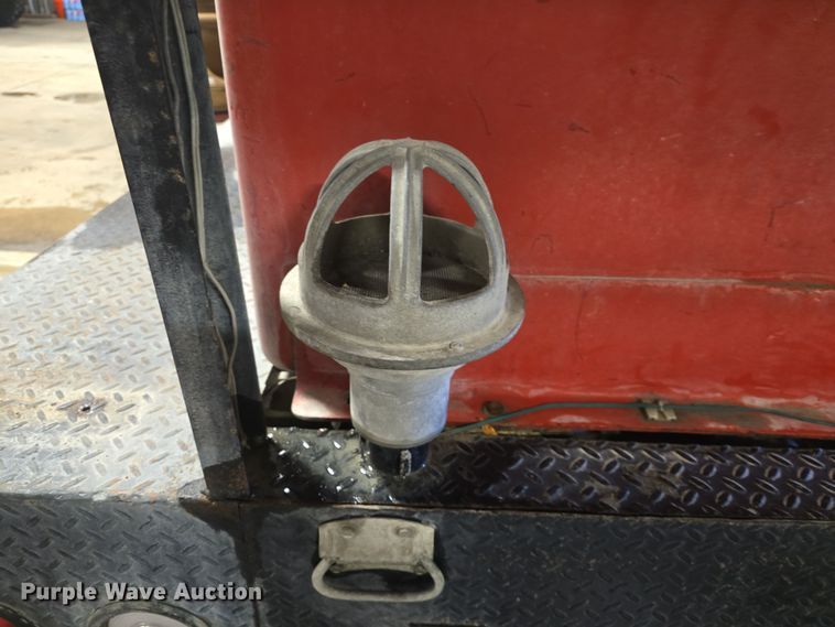 image for item NI9367 2000 Chevrolet Silverado 2500 LS brush fire truck