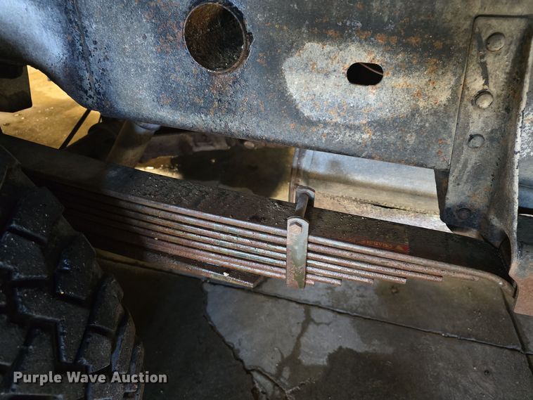 image for item NI9367 2000 Chevrolet Silverado 2500 LS brush fire truck