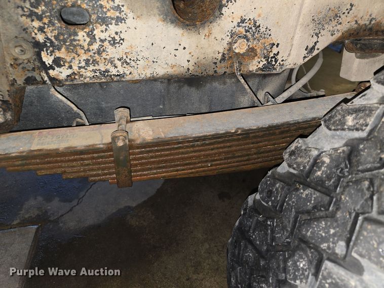 image for item NI9367 2000 Chevrolet Silverado 2500 LS brush fire truck