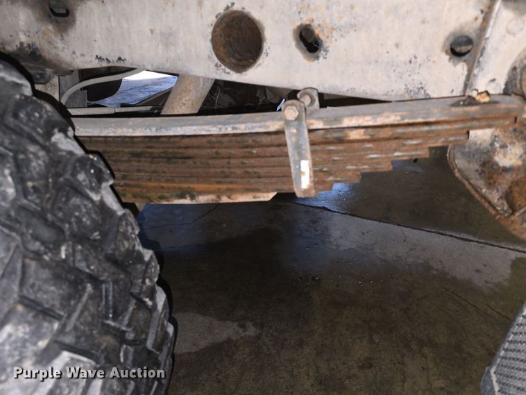 image for item NI9367 2000 Chevrolet Silverado 2500 LS brush fire truck