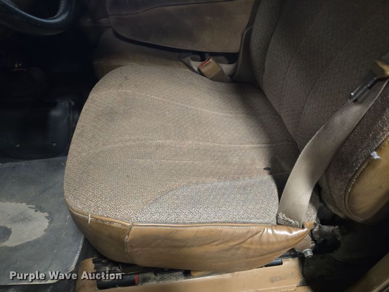 image for item NI9367 2000 Chevrolet Silverado 2500 LS brush fire truck