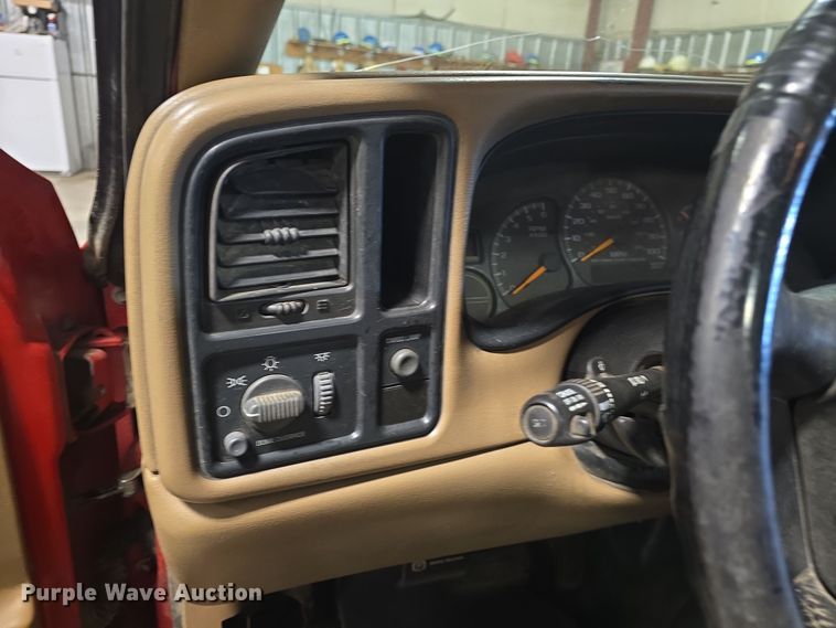 image for item NI9367 2000 Chevrolet Silverado 2500 LS brush fire truck