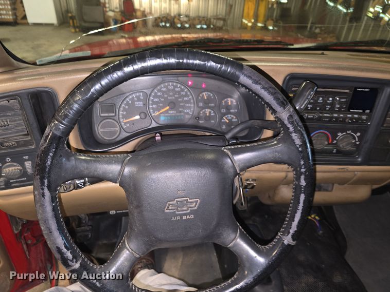 image for item NI9367 2000 Chevrolet Silverado 2500 LS brush fire truck