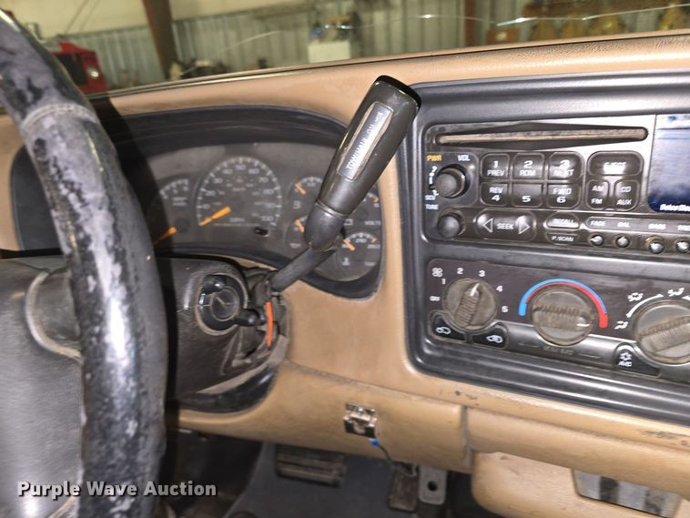 image for item NI9367 2000 Chevrolet Silverado 2500 LS brush fire truck